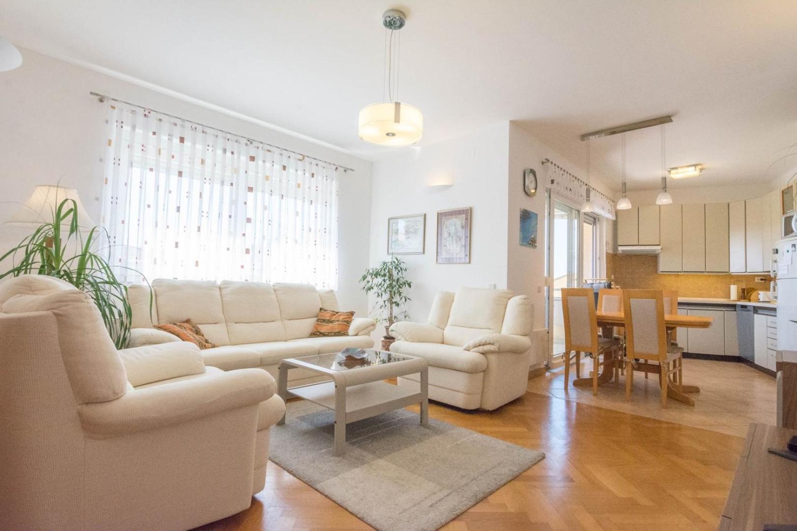 Spacious Apartment On A Great Location -Apartment Kuhta Biograd Na Moru Exteriér fotografie
