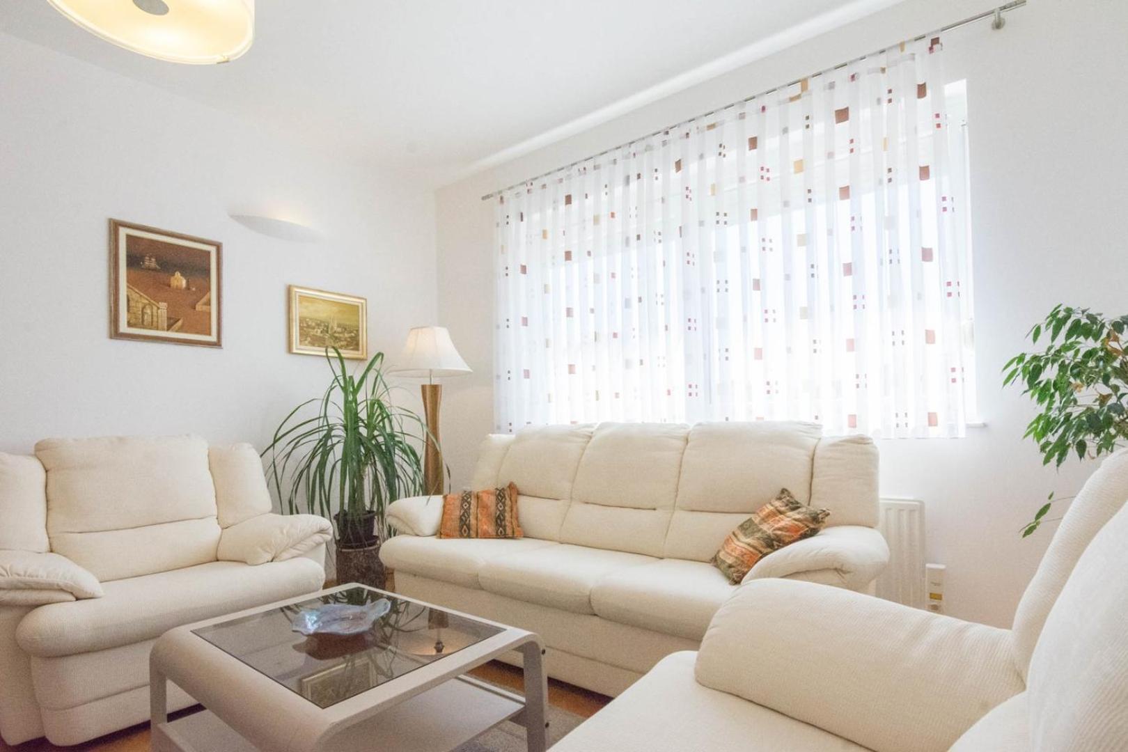 Spacious Apartment On A Great Location -Apartment Kuhta Biograd Na Moru Exteriér fotografie