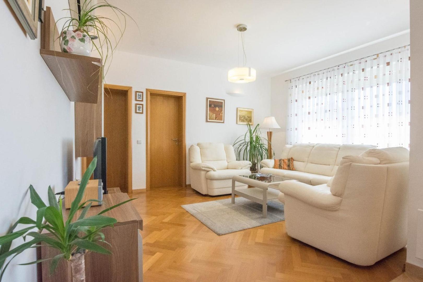 Spacious Apartment On A Great Location -Apartment Kuhta Biograd Na Moru Exteriér fotografie