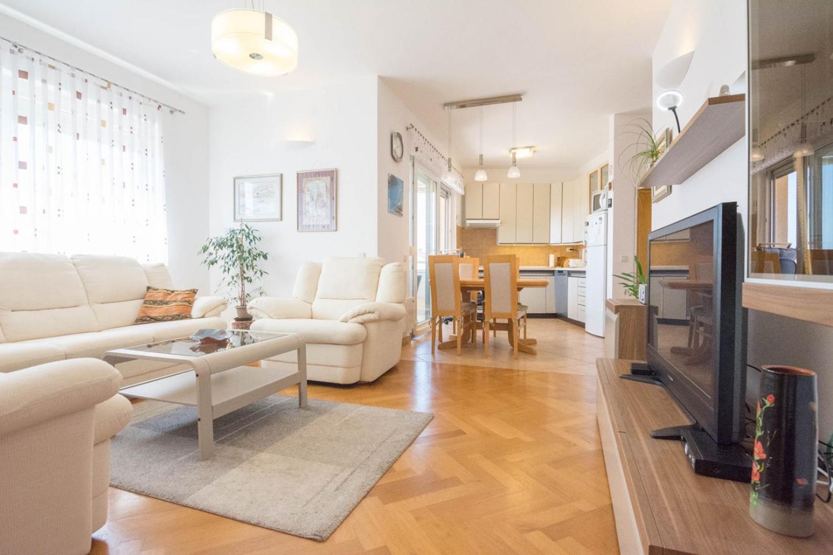Spacious Apartment On A Great Location -Apartment Kuhta Biograd Na Moru Exteriér fotografie